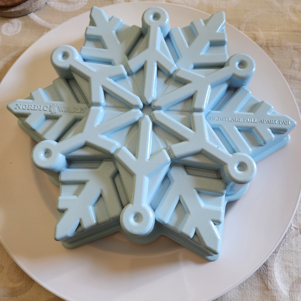 Nordic Ware Blue Snowflake Cake Pan